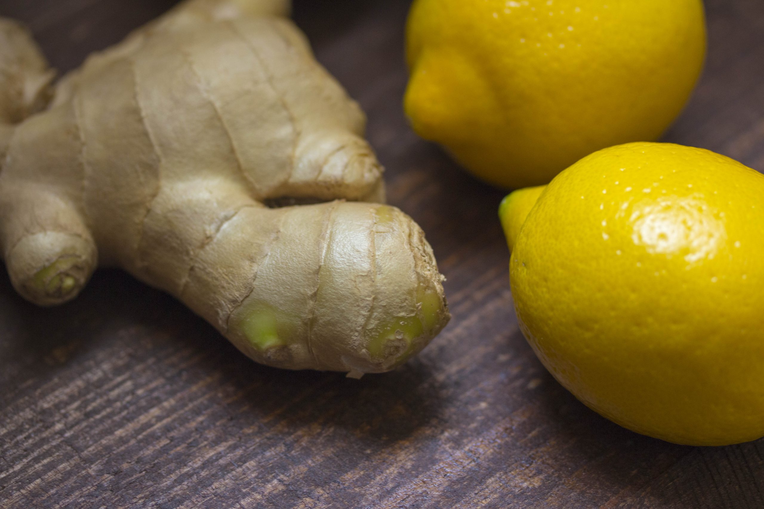 Ginger and 2 lemon fruit